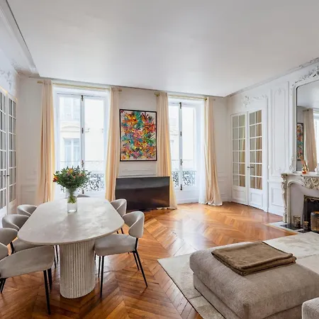 Luxury And Comfort Champs Elysees District Apartment
